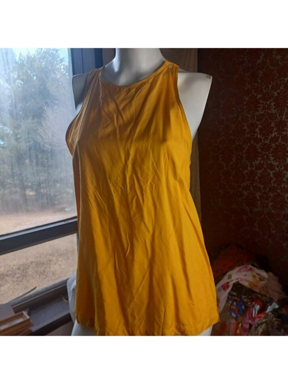 Vintage silk Alfred Sung sleeveless top button in back 10